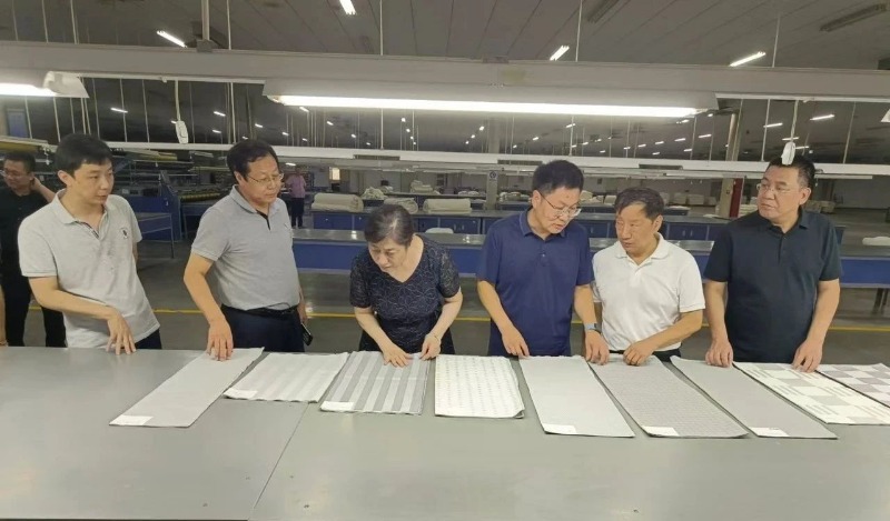 中國紡聯(lián)行業(yè)發(fā)展部和國家先進功能纖維創(chuàng)新中心領導到常山集團開展調(diào)研